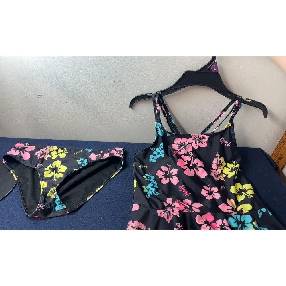 Hurley | Girls Two Piece Black Tropical Hibiscus Tankini Swimsuit | Size 14/16